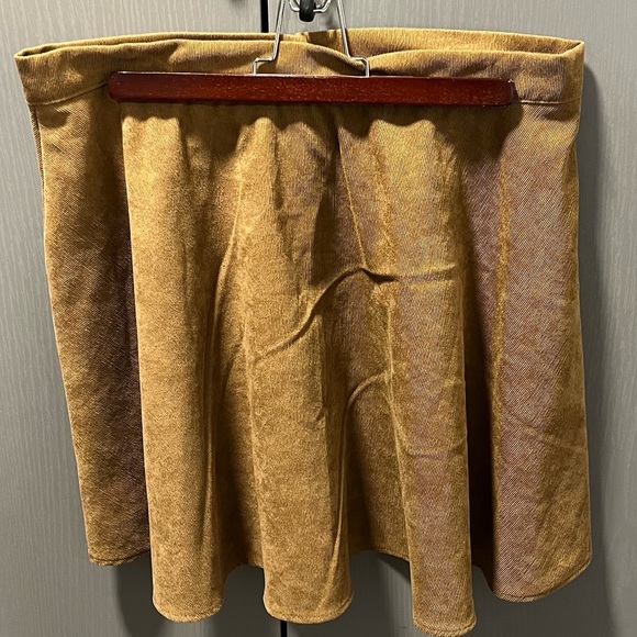 Brown corduroy button-up skirt. Size XL (fits more like Large) from Shein. - Picture 3 of 4